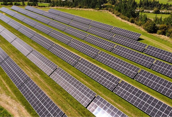 Solar-farm-in-golden-bay-nelson